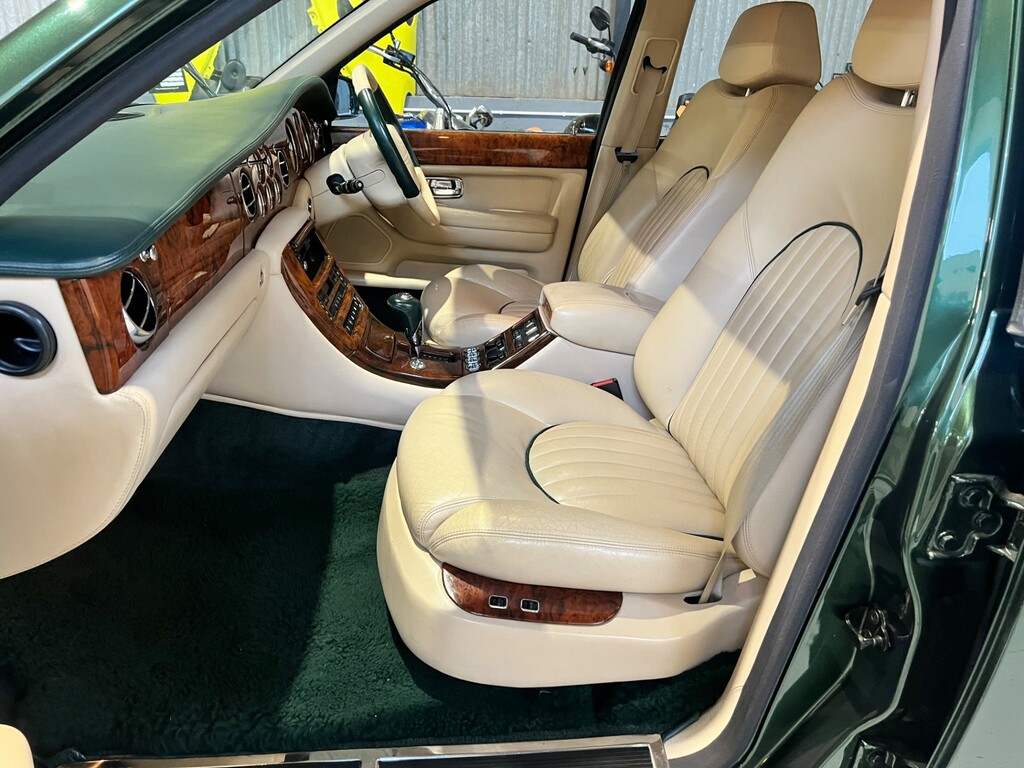 Bentley Arnage Saloon 4.4 V8 1998S Green #20