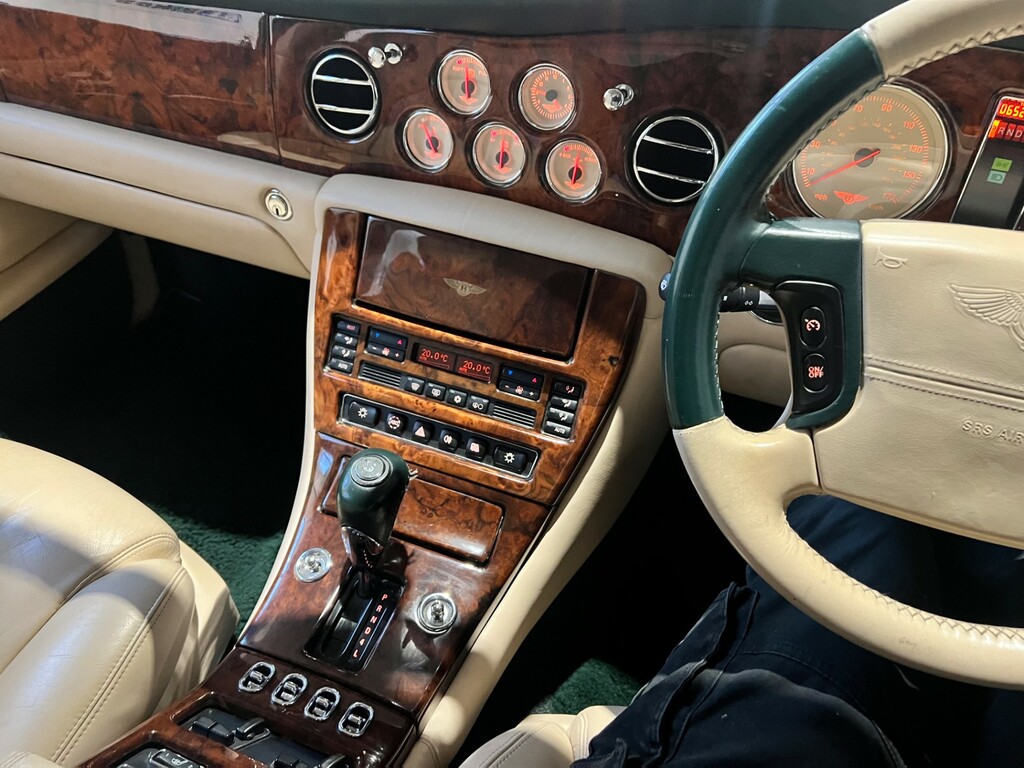 Bentley Arnage Saloon 4.4 V8 1998S Green #27