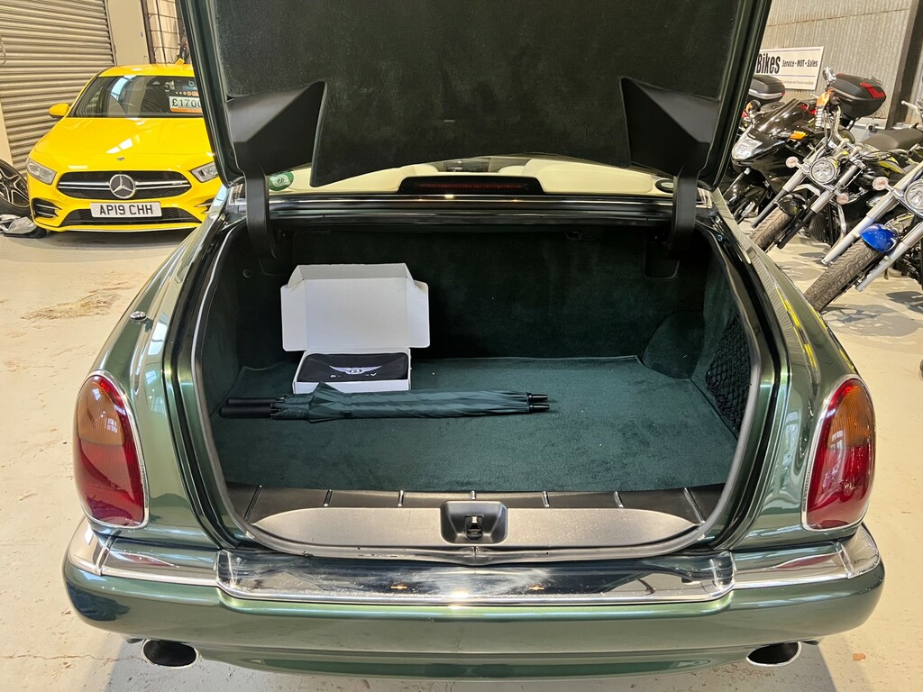 Bentley Arnage Saloon 4.4 V8 1998S Green #25