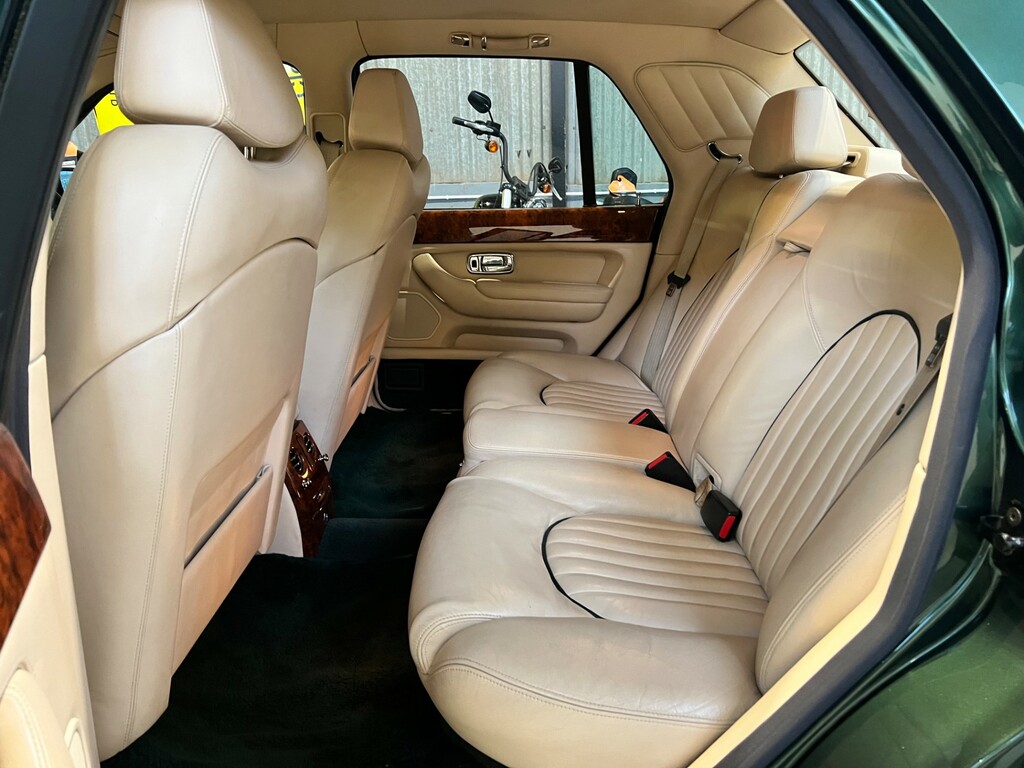 Bentley Arnage Saloon 4.4 V8 1998S Green #22
