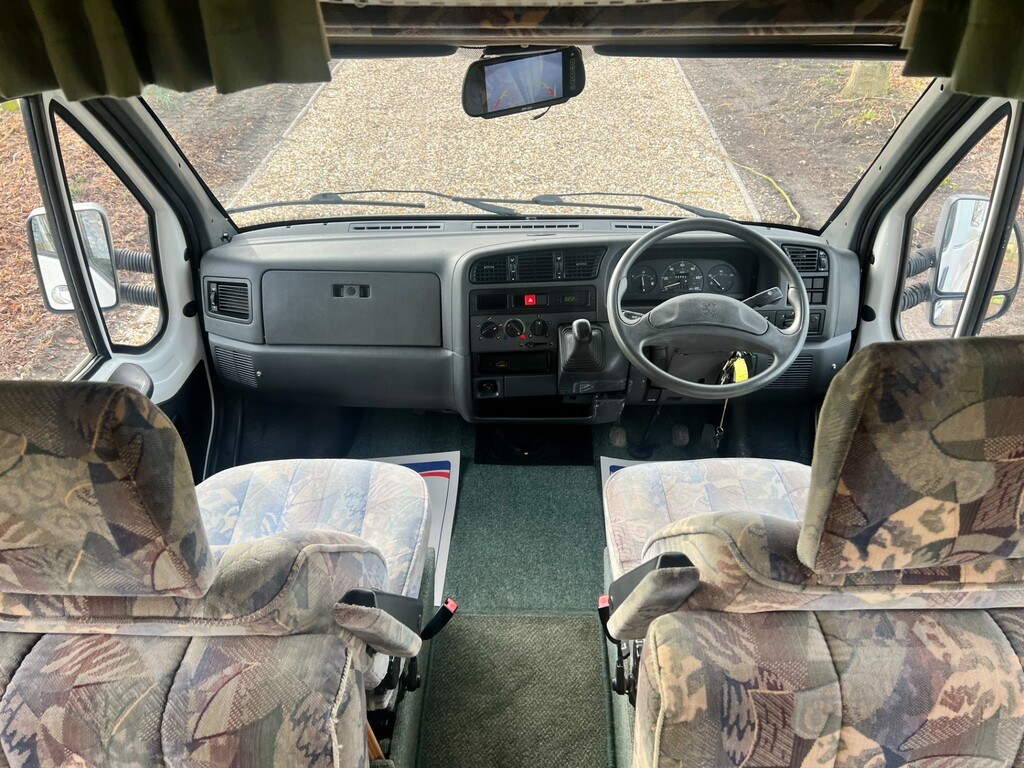 Peugeot Boxer 2.5Td Executive  #22