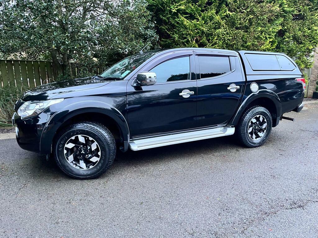 Mitsubishi L200 2.4 Di-d Dc Barbarian 4Wd Euro 6 SL17GWP Black #4