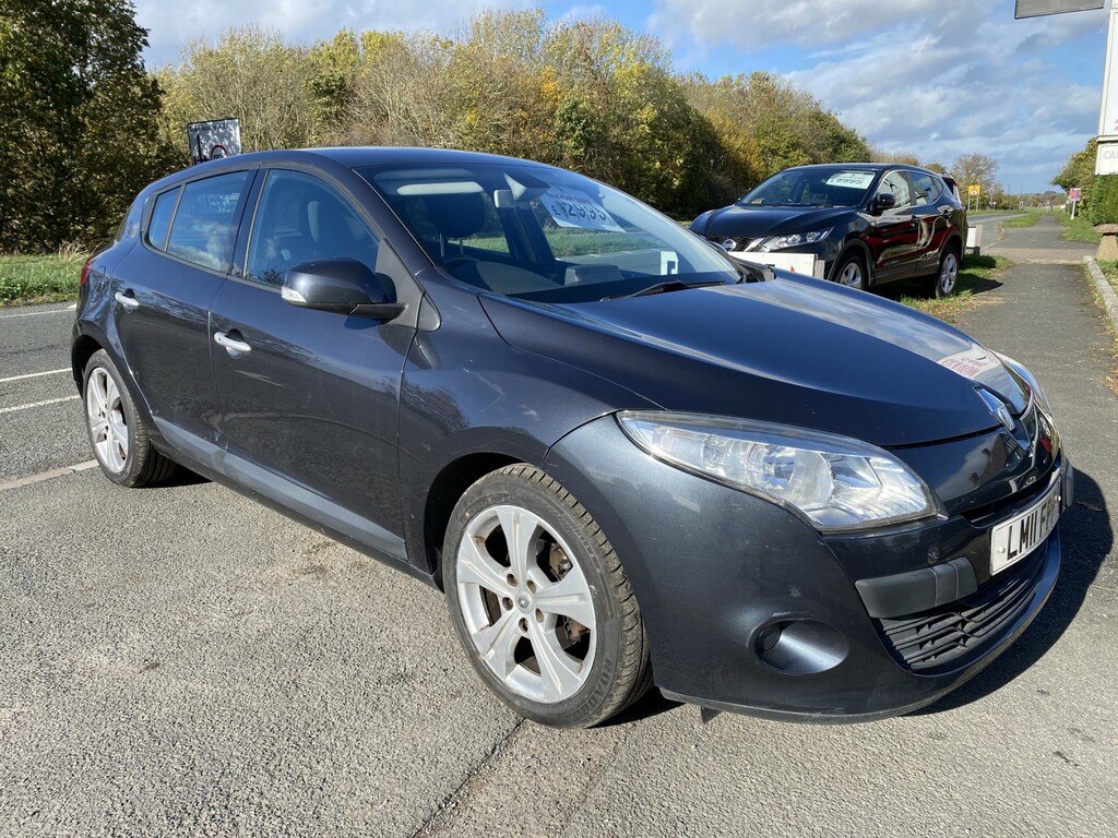 Renault Megane Hatchback 1.5 Dci Dynamique Tomtom 2011 Grey #2