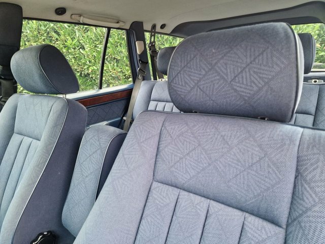 Mercedes-Benz E Class E320 7 Seater 3.2 Silver #5