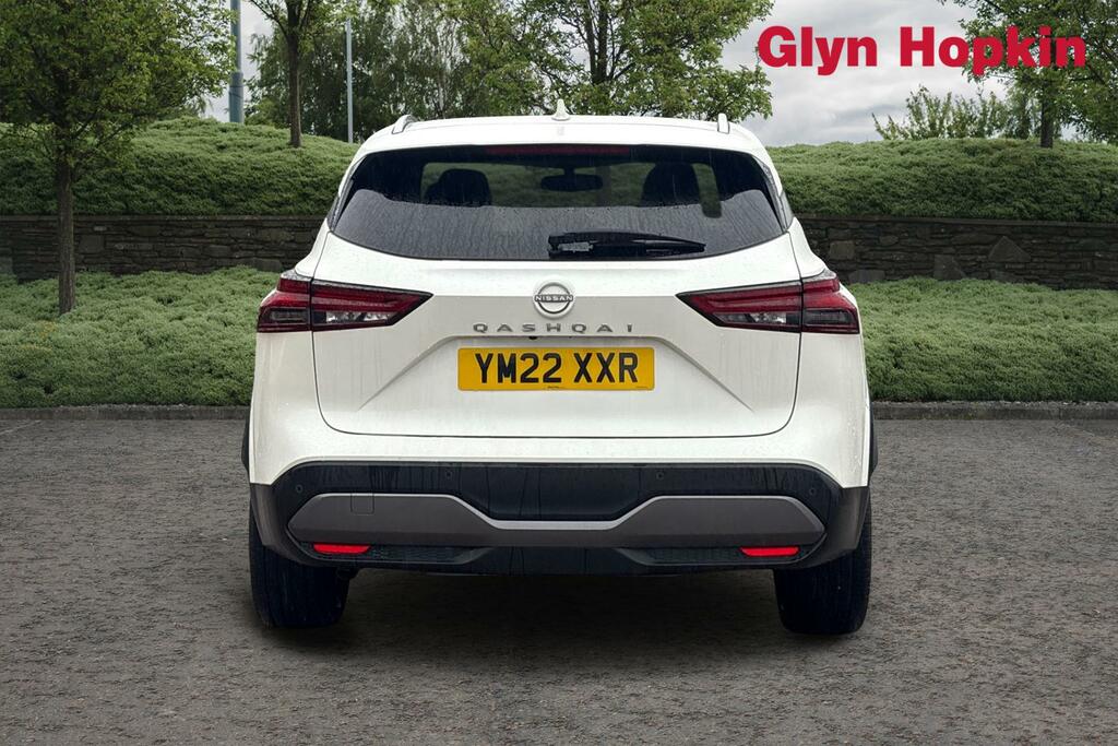 Nissan Qashqai 1.3 Dig-t Mh 158 Tekna YM22XXR White #4