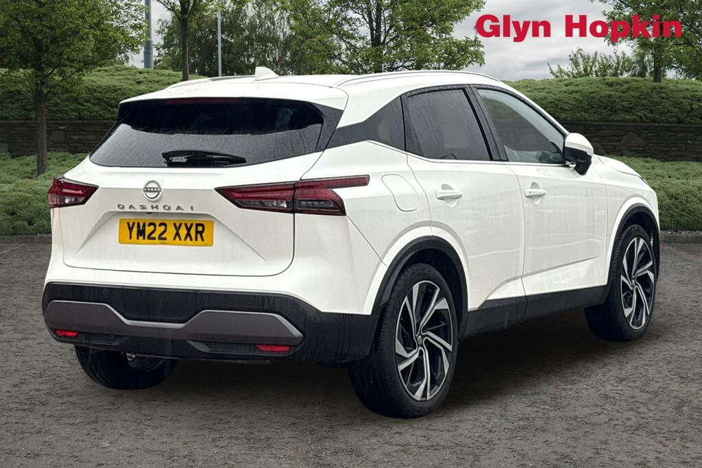 Nissan Qashqai 1.3 Dig-t Mh 158 Tekna YM22XXR White #3