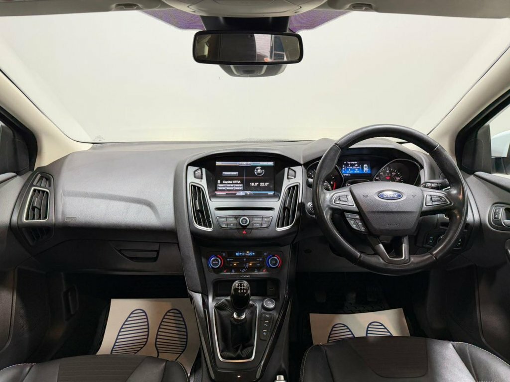 Ford Focus 1.5L Titanium X EA15PNL White #4