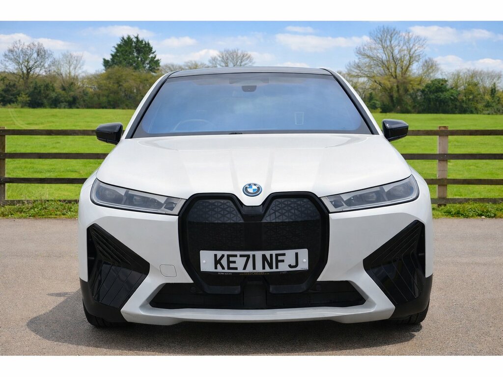 BMW iX 40 M Sport White #3