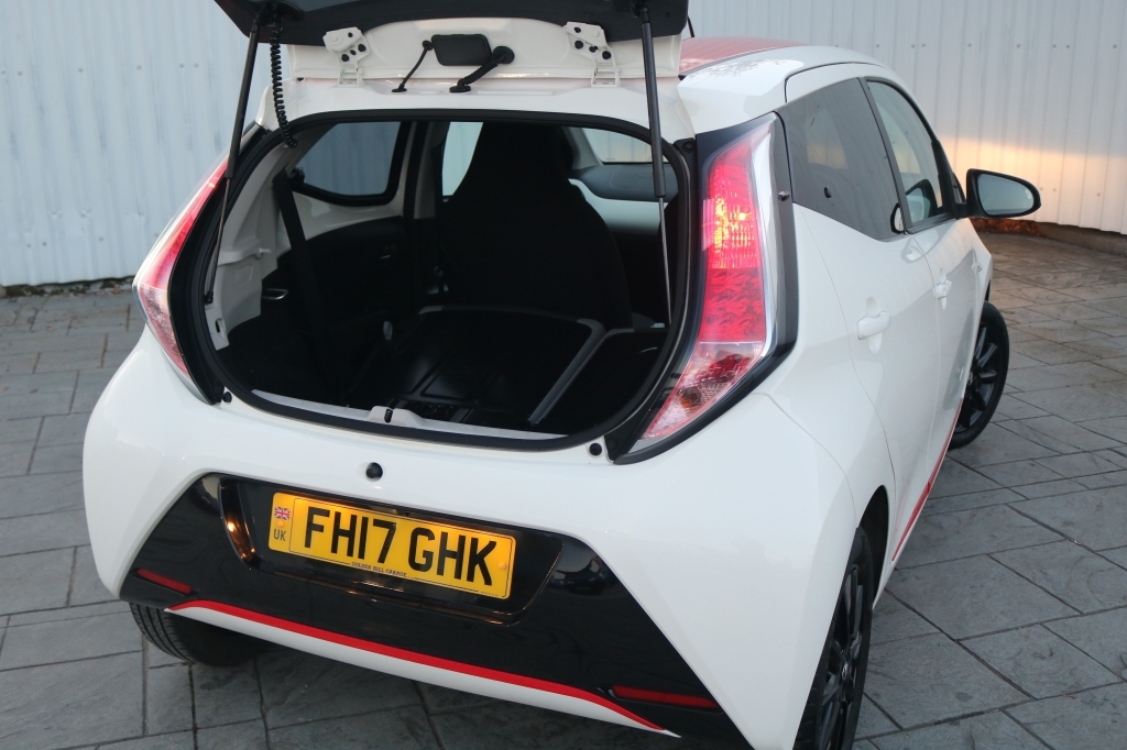 Toyota Aygo Hatchback 1.0 Vvt-i Red #6