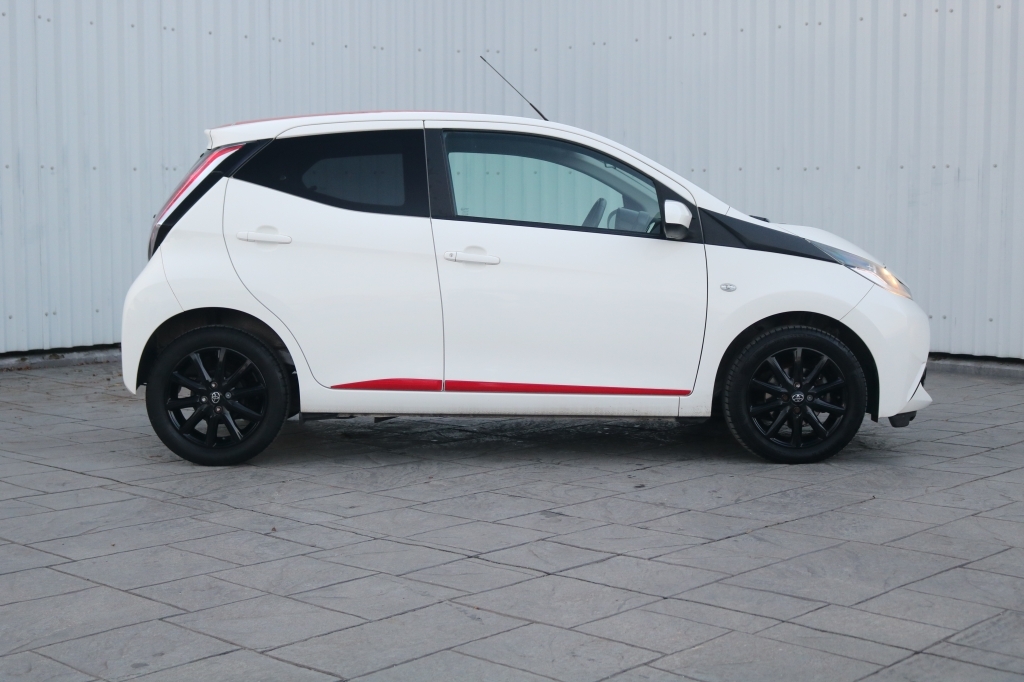 Toyota Aygo Hatchback 1.0 Vvt-i Red #2