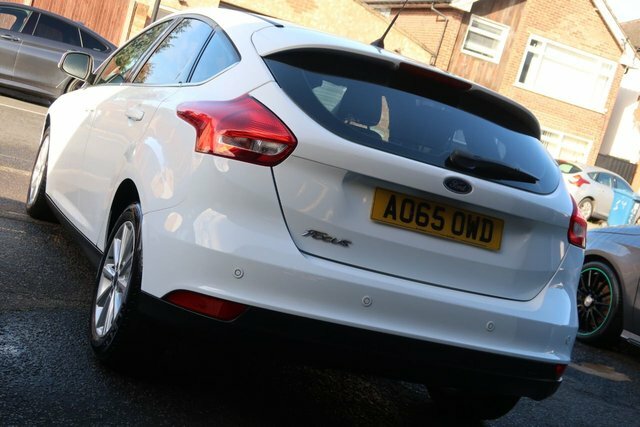 Ford Focus 2015 1.6 Titanium Hatchback Powershift AO65OWD White #5