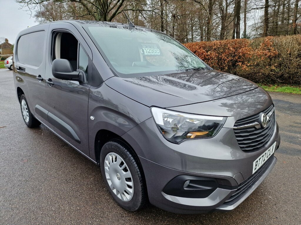 Vauxhall Combo 1.5 Turbo D 2300 Sportive Panel Van 6Dr Man BT72CLV Grey #3