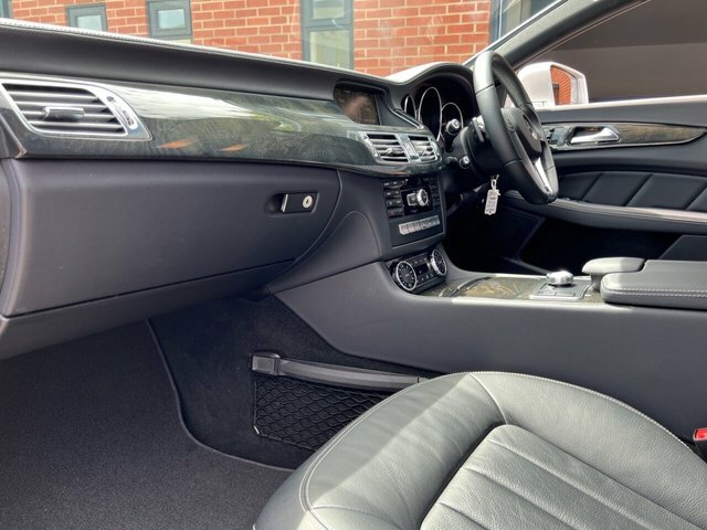 Mercedes-Benz CLS 3.0L Cls350 Cdi Blueefficiency Amg Sport 2 Silver #3