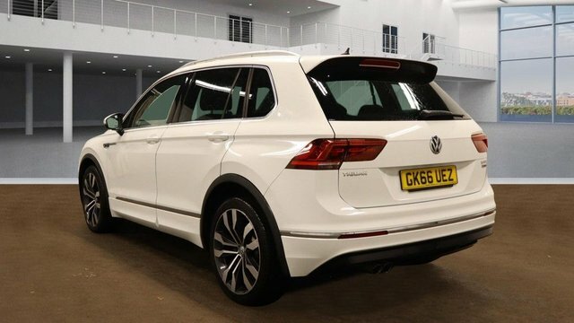 Volkswagen Tiguan 2.0 Tdi Bluemotion Tech R-line Suv Dsg GK66UEZ White #3