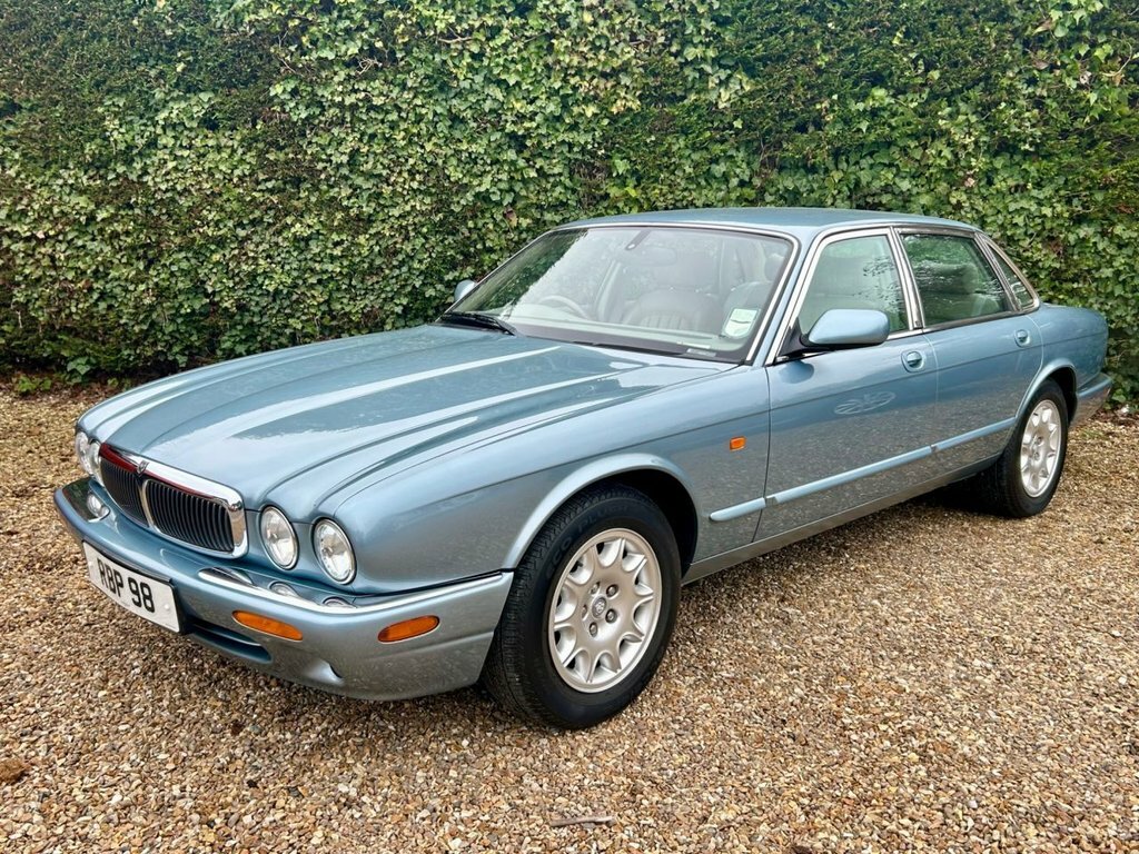 Jaguar XJ 3.2 Xj8 Executive Saloon 290 Blue #3