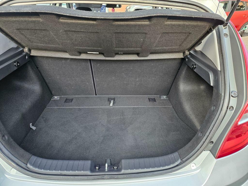Hyundai I30 1.4 Comfort Euro 4 Silver #5
