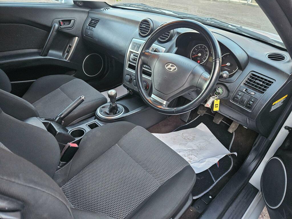 Hyundai Coupe 2.0 Se Silver #12