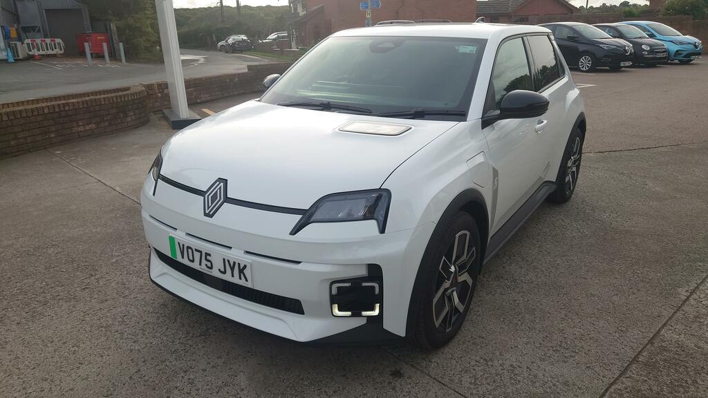 Renault 5 E-Tech Comfort Range 52Kwh Techno Hatchback VO75JYK White #3