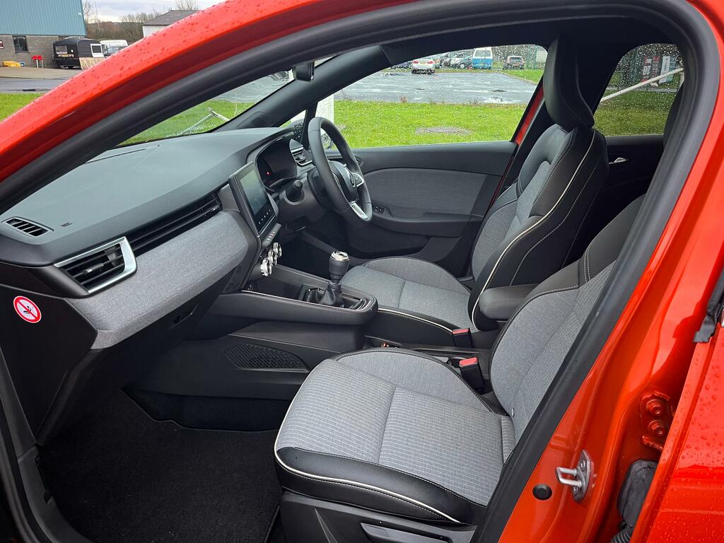 Renault Clio 1.0 Tce Techno Hatchback Euro 6 LT24TLO Orange #2