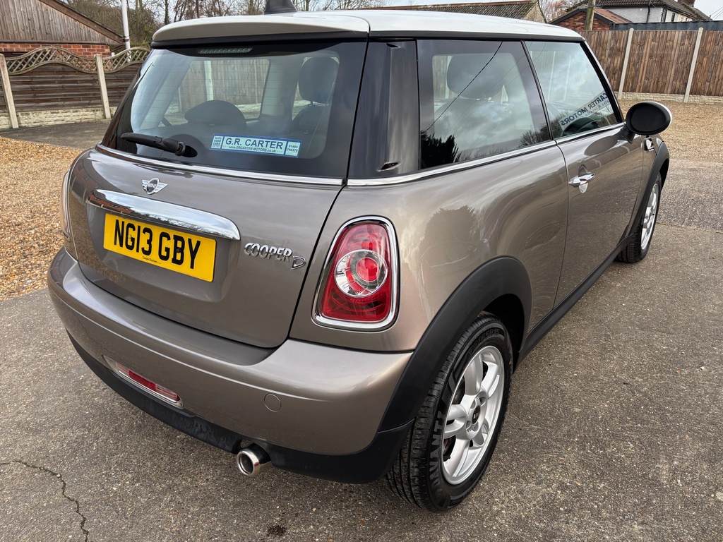 Mini Hatch 1.6 Cooper D Euro 5 S S White #6