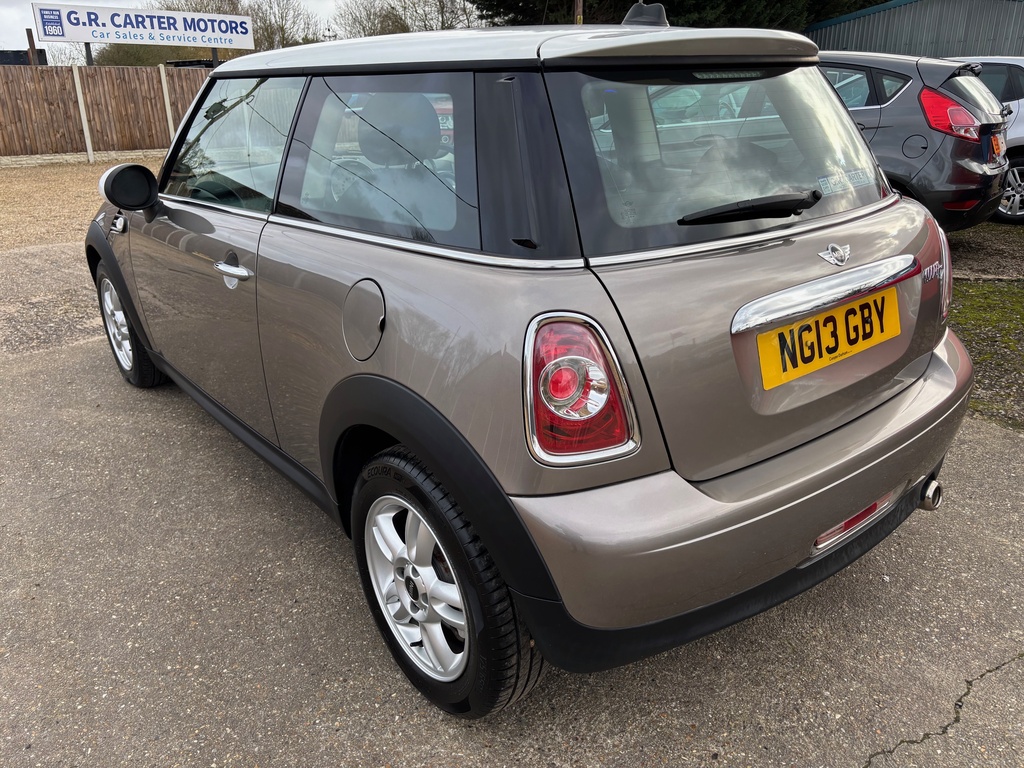 Mini Hatch 1.6 Cooper D Euro 5 S S White #4