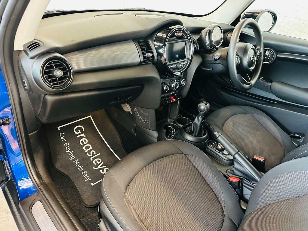 Mini Hatch 1.5 Cooper Classic Euro 6 Ss VO69VYC Blue #3