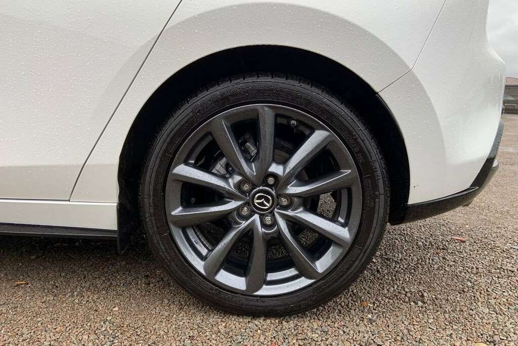 Mazda 3 Takumi Mhev YN25KKH White #5