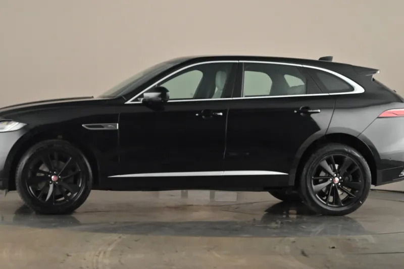 Jaguar F-Pace Estate 2.0 D200 R-dynam RE21YLM Black #2