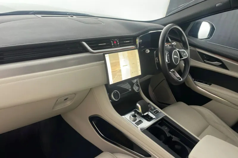 Jaguar F-Pace Estate 2.0 D200 R-dynam RE21YLM Black #6