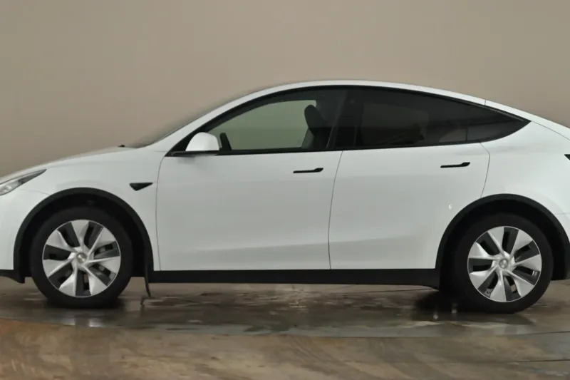 Tesla Model Y Y Hatchback Long Range Awd White #2