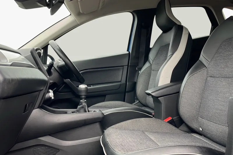 Renault Captur 1.3 Mild Hybrid 140 Techno DF72BYL Black #2