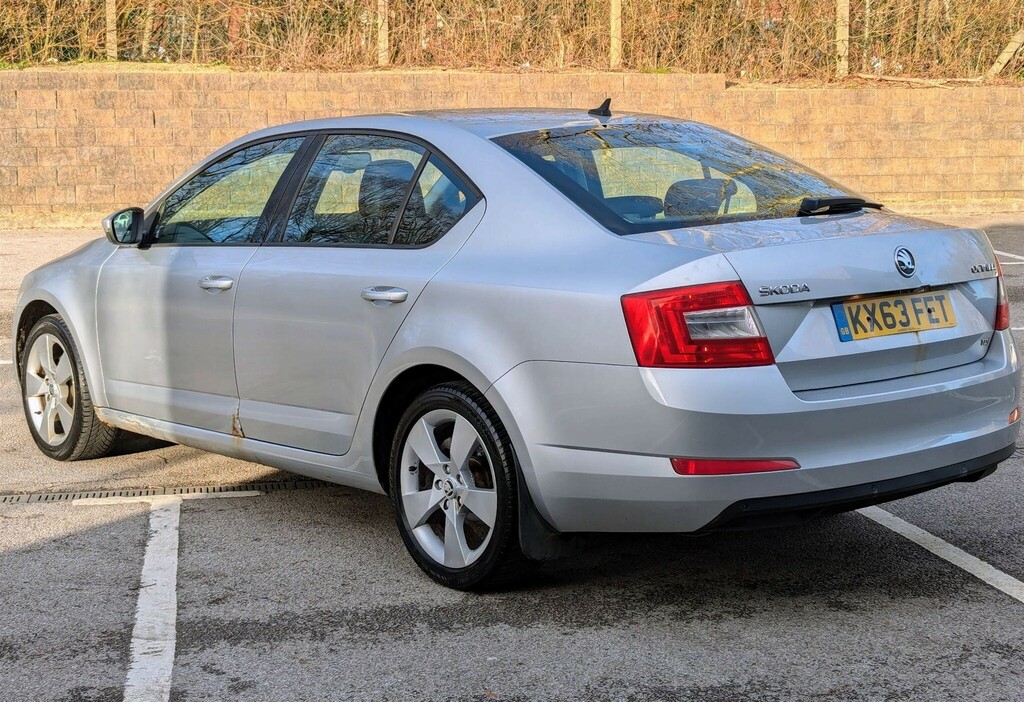 Skoda Octavia 2.0 Tdi Elegance Euro 5 Ss KX63FET  #2