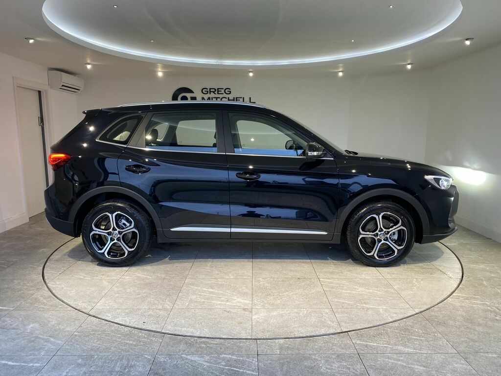 MG ZS 1.5 Hybrid Se Black #4