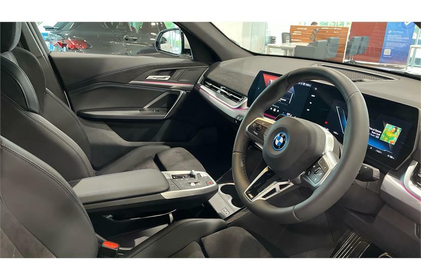 BMW iX2 150Kw Edrive20 Shadow Edition 65Kwh LS75GUD White #6