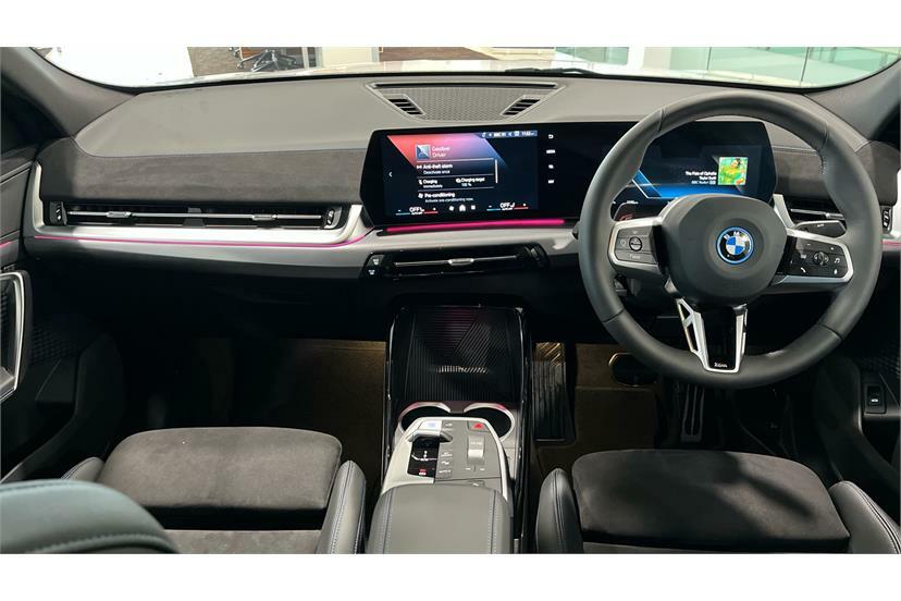 BMW iX2 150Kw Edrive20 Shadow Edition 65Kwh LS75GUD White #4