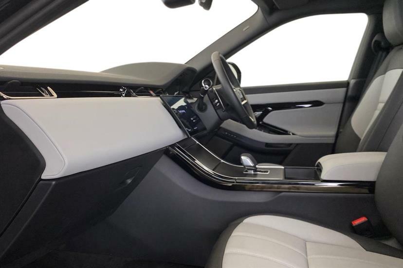 Land Rover Range Rover Evoque 2.0 D200 Edition EY75GGO Black #3