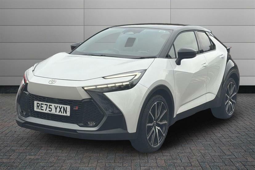 Toyota C-Hr 2.0 Phev Gr Sport Cvt RE75YXN White #3