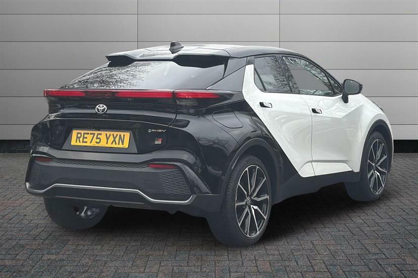 Toyota C-Hr 2.0 Phev Gr Sport Cvt RE75YXN White #2
