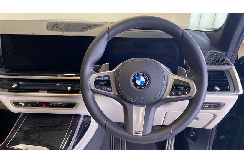 BMW X7 Xdrive40d Mht M Sport Step EK75SVN Black #5