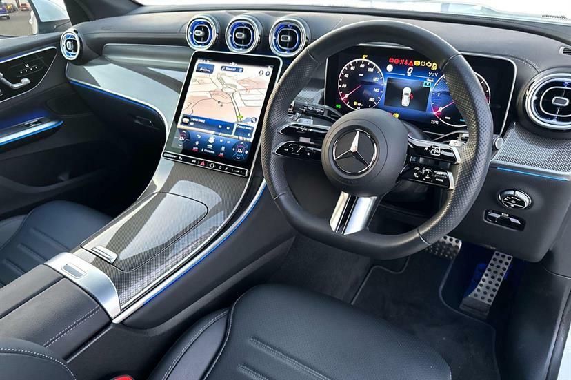 Mercedes-Benz GLC Class 300D 4Matic Amg Line Premium 9G-tronic White #5