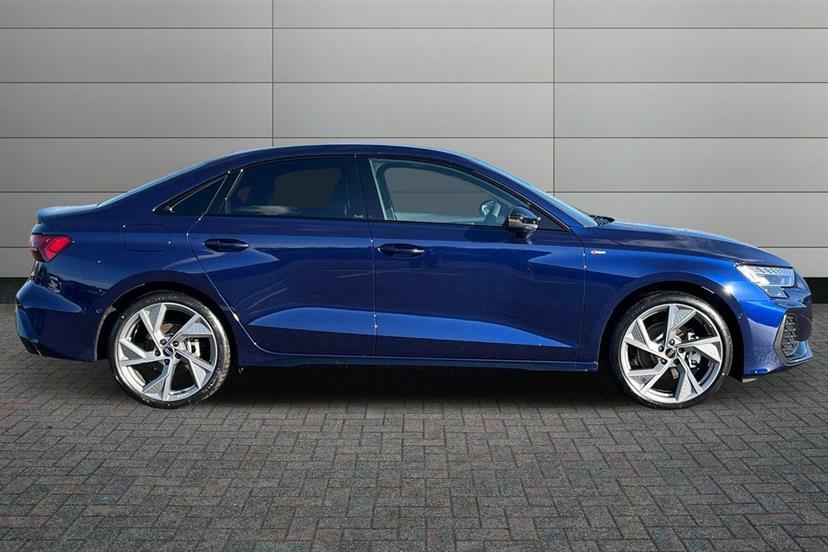 Audi A3 2.0 Tdi 150 Black Edition S Tronic AO75KGE Blue #4