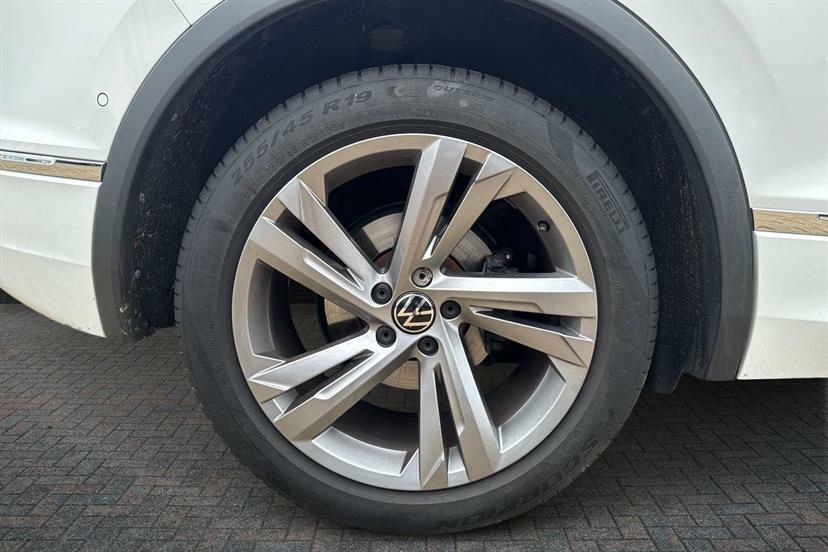 Volkswagen Tiguan 1.5 Tsi 150 R-line Edition Dsg VU24KGG White #5
