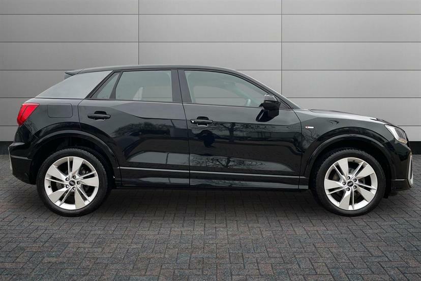 Audi Q2 35 Tfsi S Line S Tronic SH72LNW Black #4