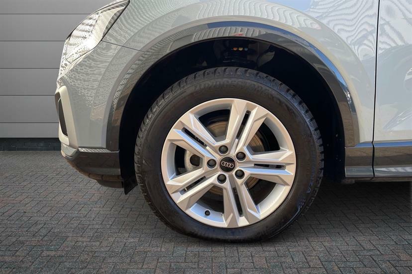 Audi Q2 30 Tfsi 116 Sport EJ25FGV Grey #5