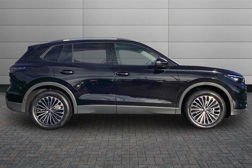 Volkswagen Tiguan 1.5 Etsi 150 Match Dsg EF75UYU Black #4
