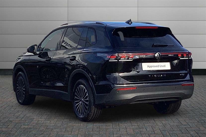 Volkswagen Tiguan 1.5 Etsi 150 Match Dsg EF75UYU Black #3