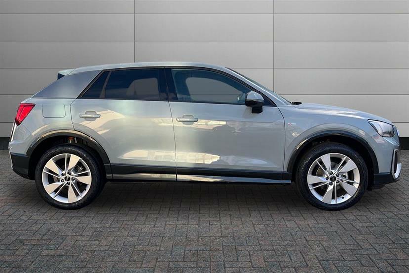 Audi Q2 35 Tfsi S Line S Tronic Cs LM75UWY Grey #4