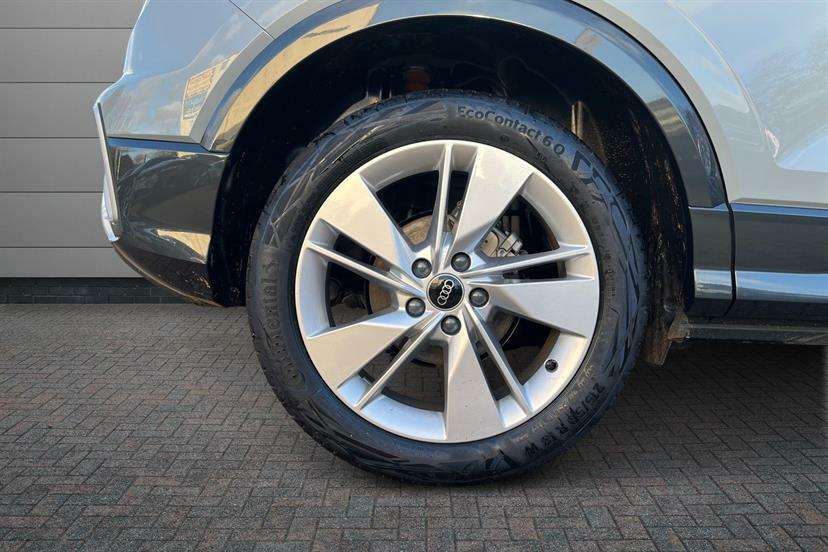 Audi Q2 35 Tfsi S Line S Tronic Cs LM75UWY Grey #5