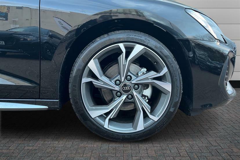 Audi A3 1.5 Tfsi 150 S Line S Tronic Tech Pack LM75TDO Black #5