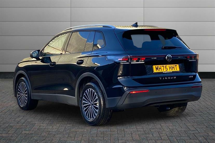 Volkswagen Tiguan 1.5 Etsi 150 Match Dsg MH75HHT Black #3